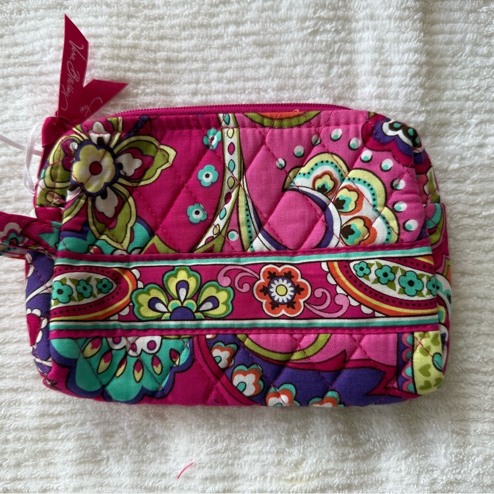 Vera Bradley L,M,S cosmetic bags,Tech case, Zip ID case and Lanyard set (6) - Picture 4 of 7